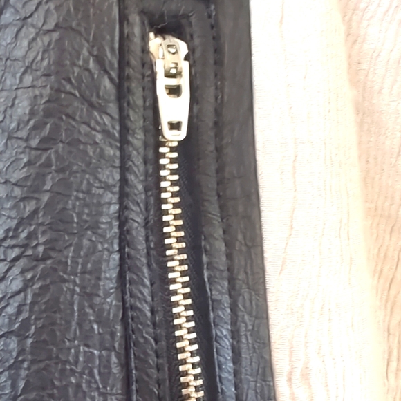 Helmet laying bomber jacket - Picture 4 of 5